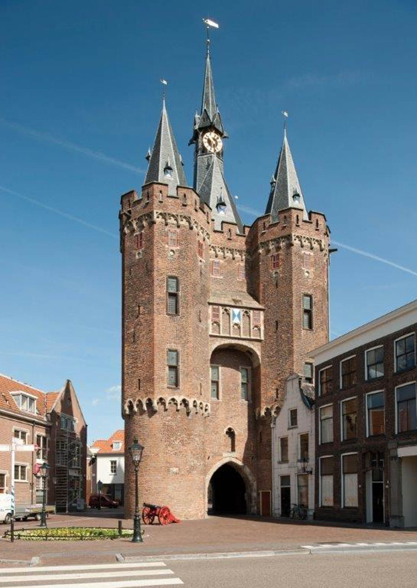 On(t)roerend monumentaal 1: De Sassenpoort